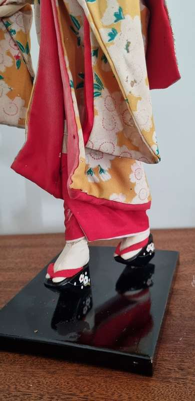 Vintage Traditional Japanese Geisha Doll