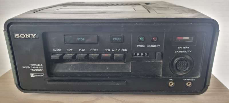 SONY Betamax SL-3000 Portable Video Cassette Recorder with leather cover