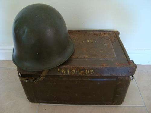 ARTILLERY BOX AND HELMET