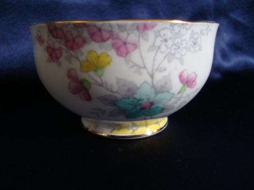 WELLINGTON CHINA J H C & CO. ENGLAND SUGAR BOWL