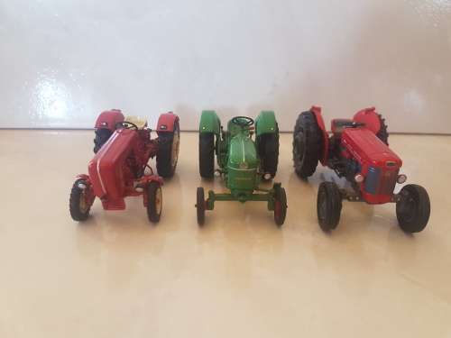 UNIVERSAL HOBBIES  DEUTZ D25 1963,PORSCHE SUPER 1958&MASSEY FERGUSON 65 1959 TRACTORS