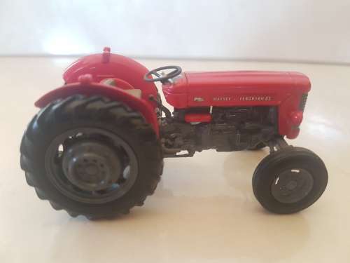 UNIVERSAL HOBBIES  DEUTZ D25 1963,PORSCHE SUPER 1958&MASSEY FERGUSON 65 1959 TRACTORS