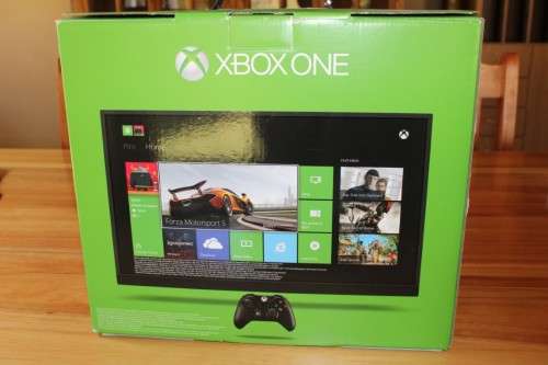 XBOX ONE 500GB (AS NEW) FULLY BOXED + NEW FIFA 16 LEGENDS SEALED