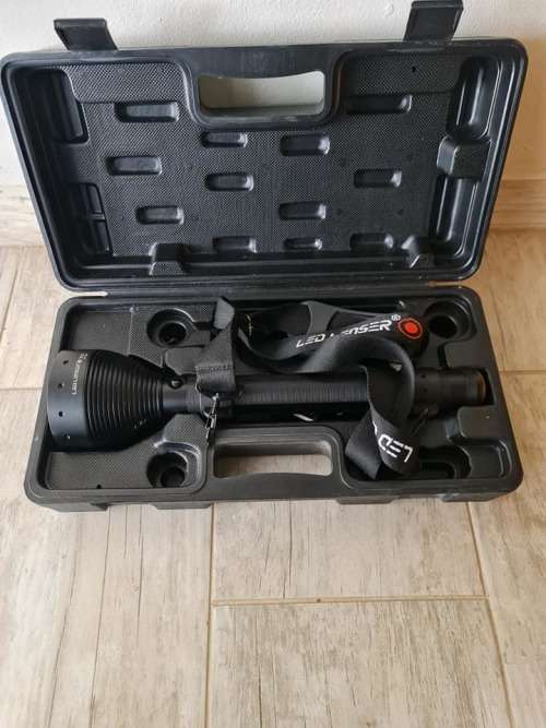 ***LED Lenser X21 + Carry Strap & Hard Case Excellent Condition***