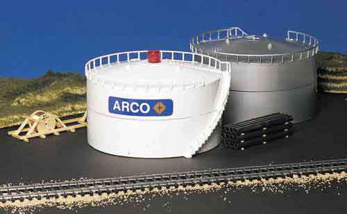 HO - Oil Storage Tank With Light.