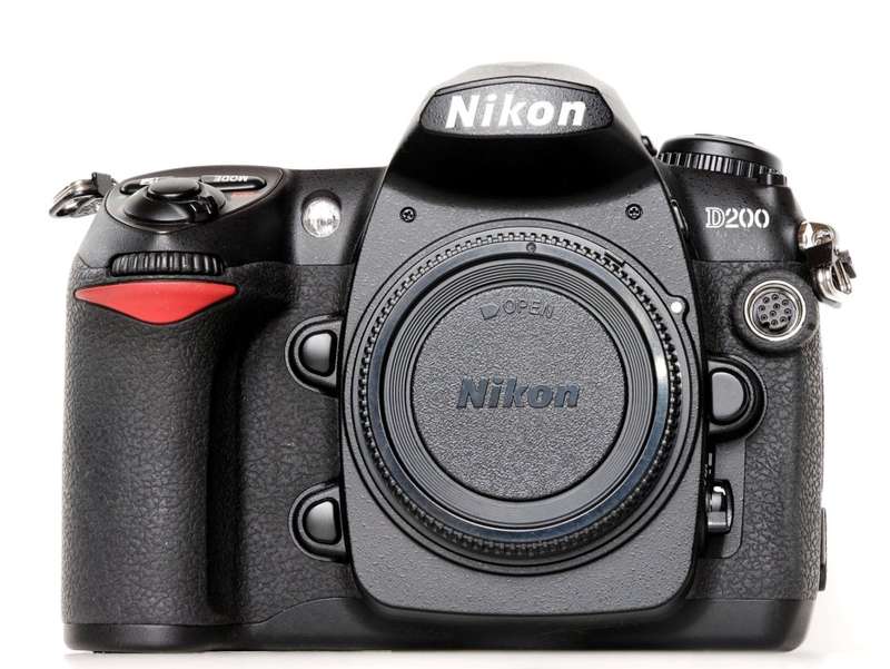 Nikon D200 PROFESSIONAL Digital SLR Camera Body ONLY