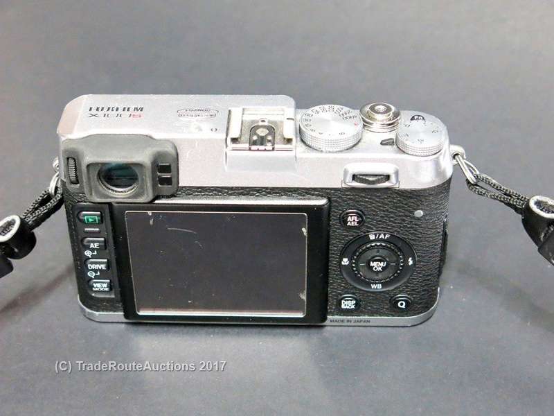 Fujifilm X100S 16 MP Digital Camera with 23mm f/2 Fujinon Lens and 2.8-Inch LCD