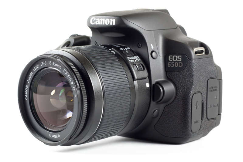 CANON 650D Digital SLR CAMERA with Canon 18-55mm Mark III Lens (18 Megapixels) DSLR Camera Kit