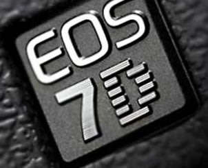 Canon 7D 18MP PROFESSIONAL Digital SLR Camera (BODY) - 18 Megapixels