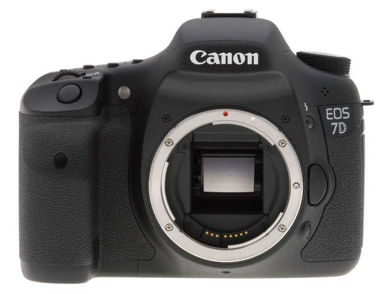 Canon 7D 18MP PROFESSIONAL Digital SLR Camera (BODY) - 18 Megapixels