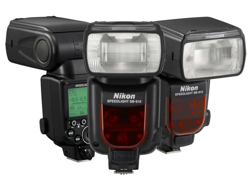 Nikon SB-910 Speedlight Flash for Nikon DSLR Cameras