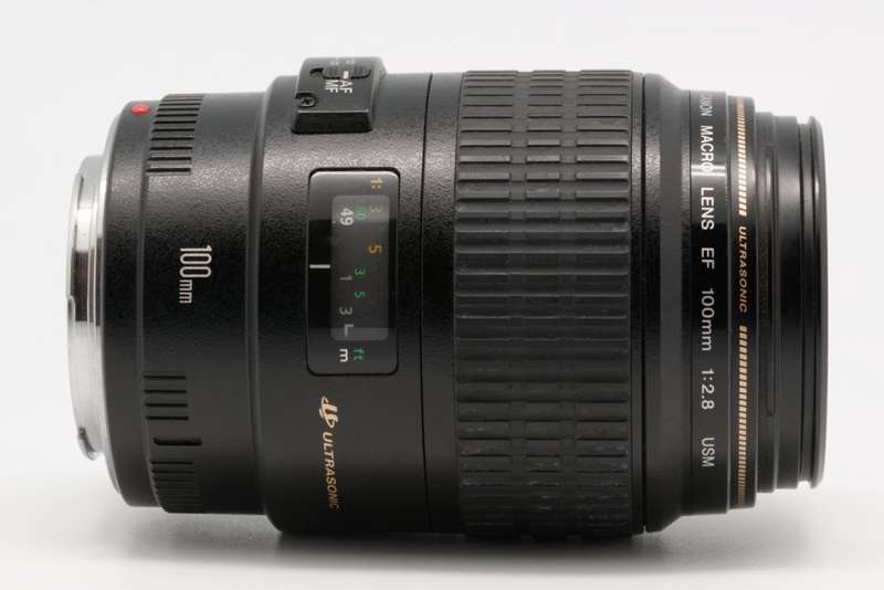 Canon EF 100mm f2.8 Macro ULTRASONIC Wide Angle Lens for Canon DSLR Cameras !