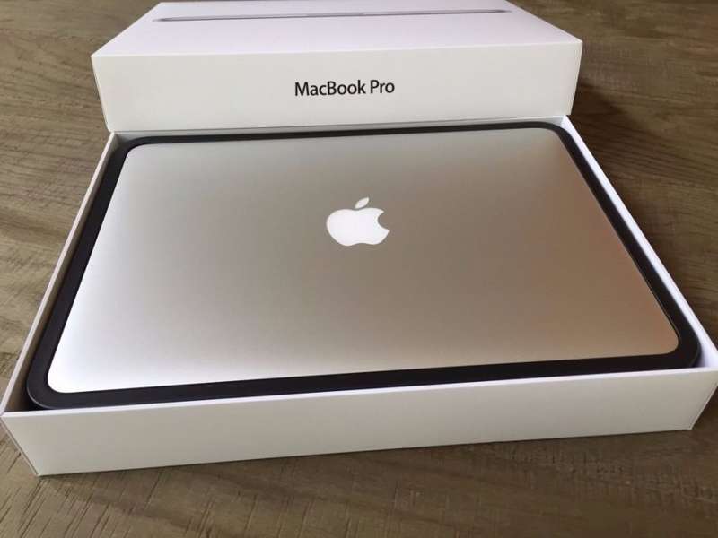 MacBook Pro 13.3-inch  | Core i5 2.4GHz | 8GB RAM | 256GB SSD  ** RETINA DISPLAY * LATE 2013 BOXED
