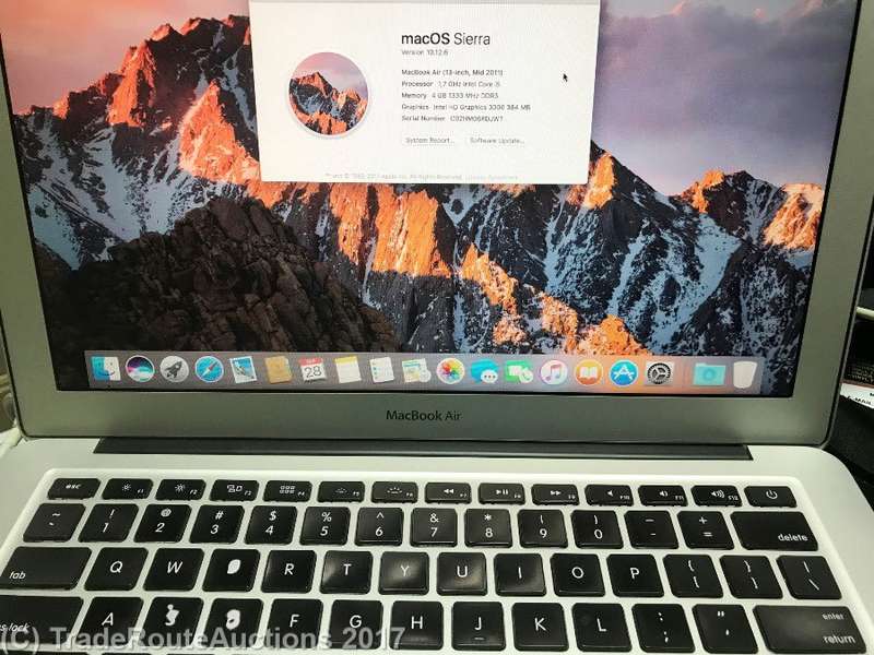 Apple MacBook Air 13.3-inch | Core i5 1.7GHz | 4GB DDR3 | 128GB SSD FLASH
