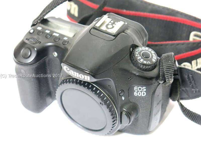 Canon EOS 60D Digital SLR CAMERA BODY ONLY - PROFESSIONAL PHOTO - GRAB A BARGAIN [ 60D ]