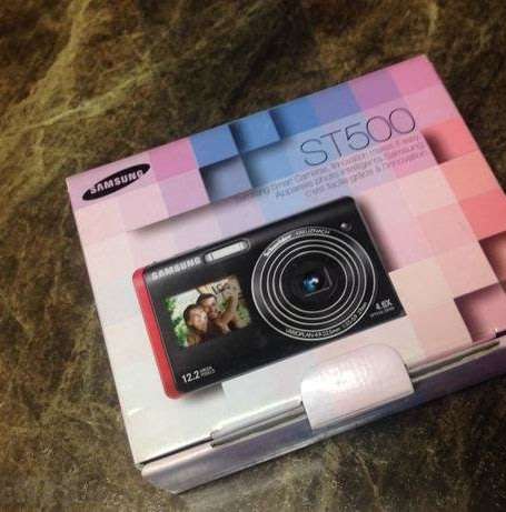 Samsung ST500 Digital Camera - Black/Silver (12MP, 4.6x Optical Zoom) 3.0 inch LCD