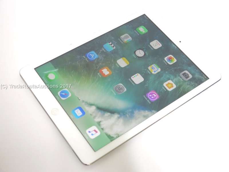 IPAD AIR | 16GB | WiFi only | MD788CH/A | A1474 | SILVER | GENUINE APPLE ***  RETINA DISPLAY  ***
