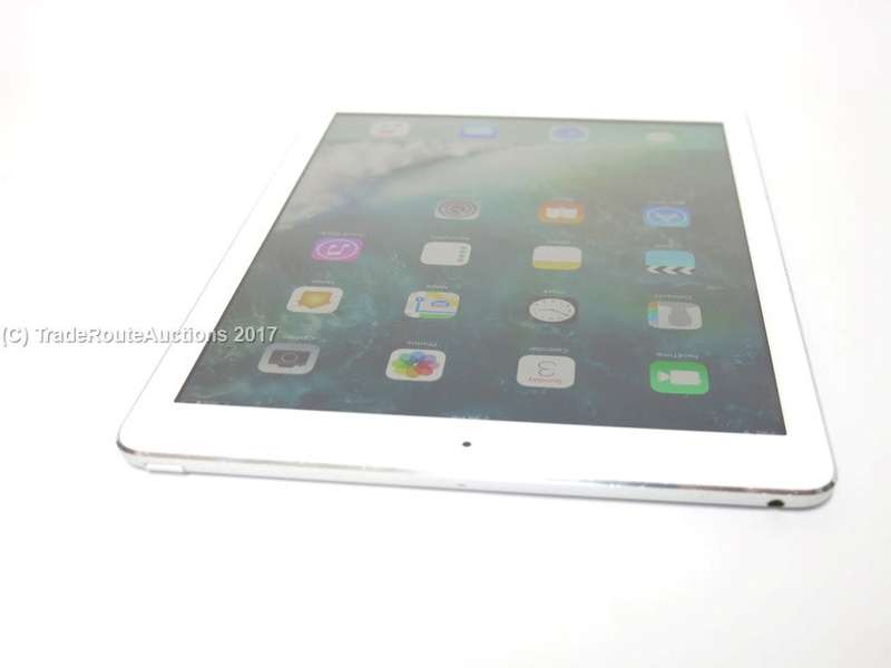 IPAD AIR | 16GB | WiFi only | MD788CH/A | A1474 | SILVER | GENUINE APPLE ***  RETINA DISPLAY  ***