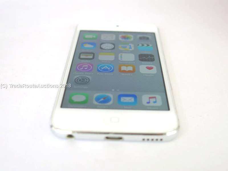 APPLE iPod Touch | MD721BT/A | 64GB SILVER | A1421 | 5TH GEN