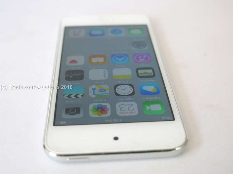 APPLE iPod Touch | MD721BT/A | 64GB SILVER | A1421 | 5TH GEN