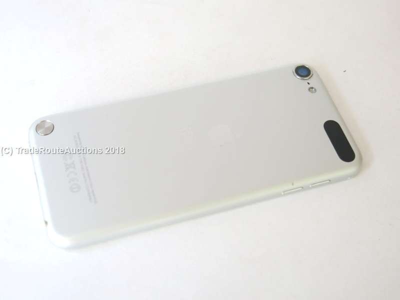 APPLE iPod Touch | MD721BT/A | 64GB SILVER | A1421 | 5TH GEN