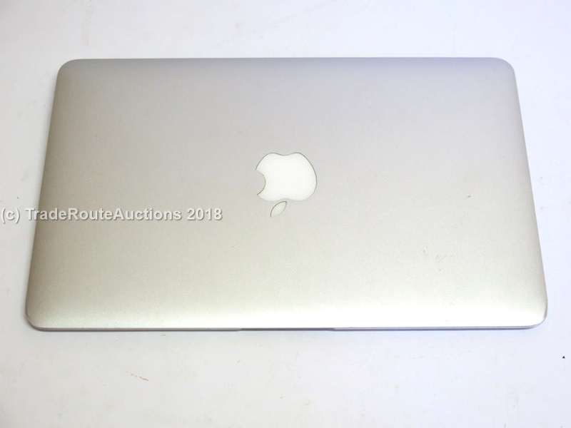 MacBook Air 11.6-inch | Core i5 1.6GHz | 2GB DDR3 RAM | 64GB SSD FLASH - Macbook Air