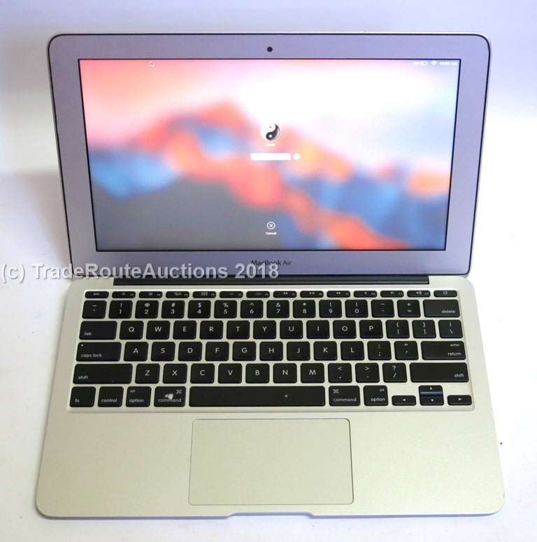 MacBook Air 11.6-inch | Core i5 1.6GHz | 2GB DDR3 RAM | 64GB SSD FLASH - Macbook Air