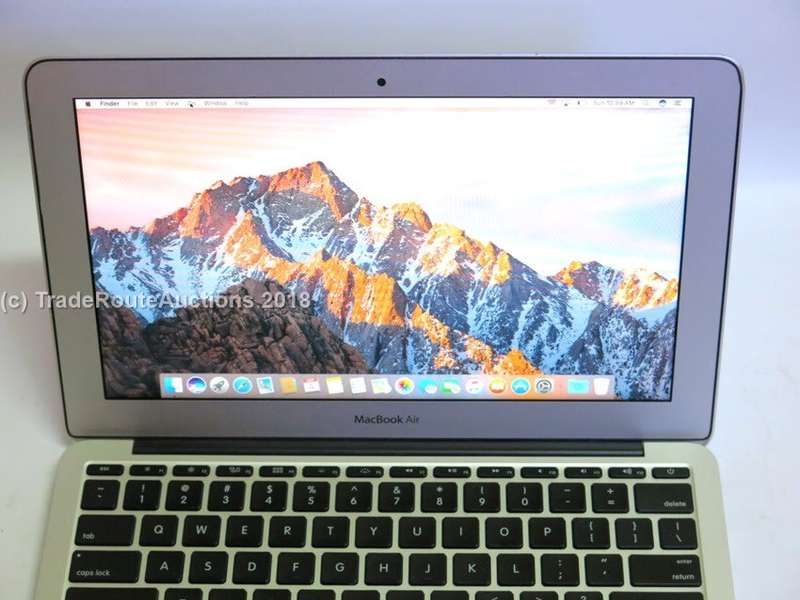 MacBook Air 11.6-inch | Core i5 1.6GHz | 2GB DDR3 RAM | 64GB SSD FLASH - Macbook Air