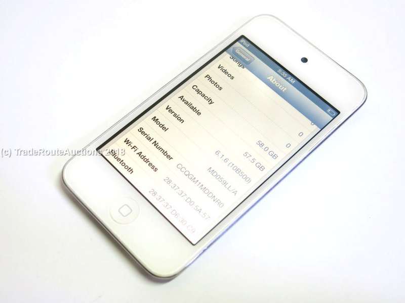 Apple iPod Touch 4th Generation White 16GB Retina Display Technology- MD059LL/A - A1367