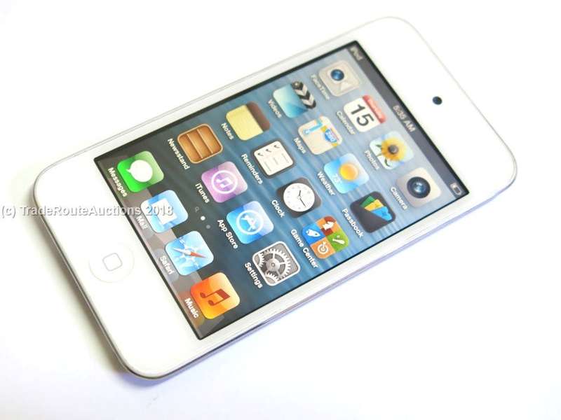 Apple iPod Touch 4th Generation White 16GB Retina Display Technology- MD059LL/A - A1367
