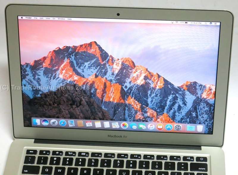 Apple MacBook Air 13.3-inch | Core i5 1.6GHz | 8GB DDR3 | 128GB SSD FLASH - EARLY 2015 MODEL