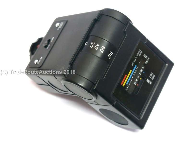 TRISTAR 320TZB Flash will work with canon or nikon