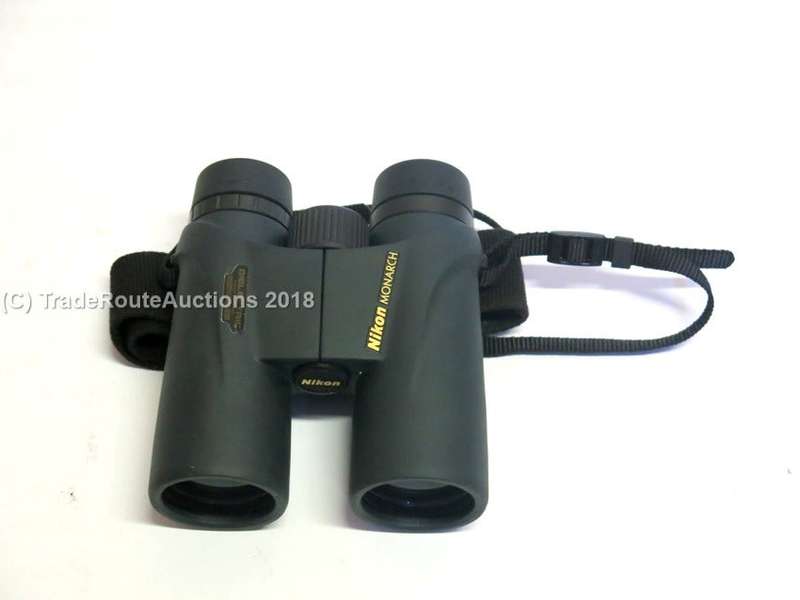 Nikon Monarch 8X42 Waterproof Binoculars - Dielectric Prism Coating