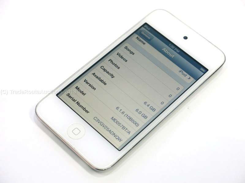 Apple iPod Touch 4th Generation White | 8GB Retina Display | MD057BT/A | A1367