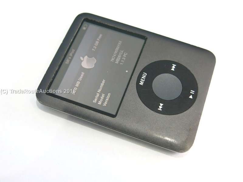 Apple iPod Nano | Black | 8GB | 3rd Generation | MB261 | A1236  **** IPOD NANO ****