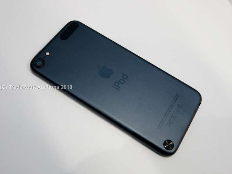 Apple iPod Touch | SPACE GREY | 32GB | 5th Generation | A1421 | MD723BT/A | RETINA DISPLAY