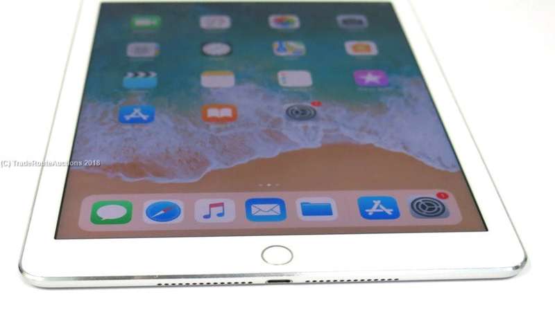 IPAD AIR 2 | MGH72HC/A | 16GB | 4G CELLULAR | WiFi | LATEST | SILVER  ***  RETINA DISPLAY  ***