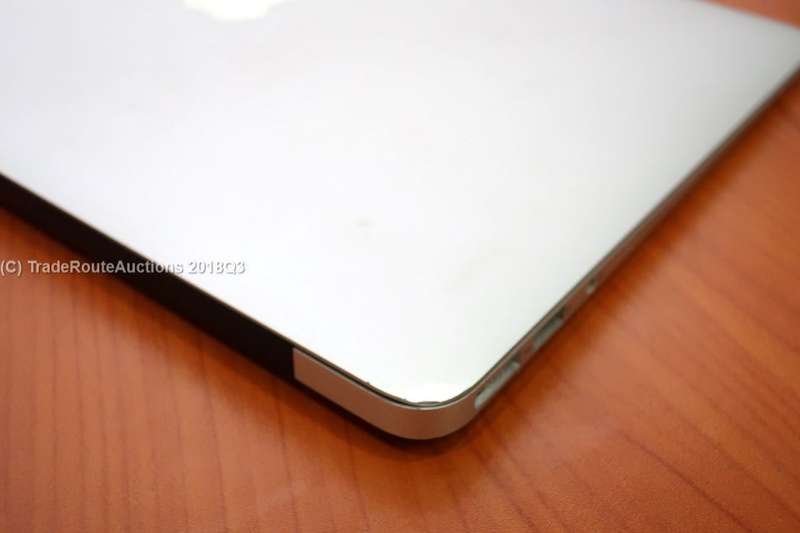 Apple MacBook Air 13.3-inch | Core i5 1.4GHz | 4GB RAM | 128GB SSD FLASH  **  EARLY 2014 ***