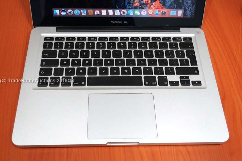 MacBook Pro 13.3-inch | Core i5 2.4GHz | 4GB DDR3 RAM | 500GB HDD | INTEL HD GRAPHICS
