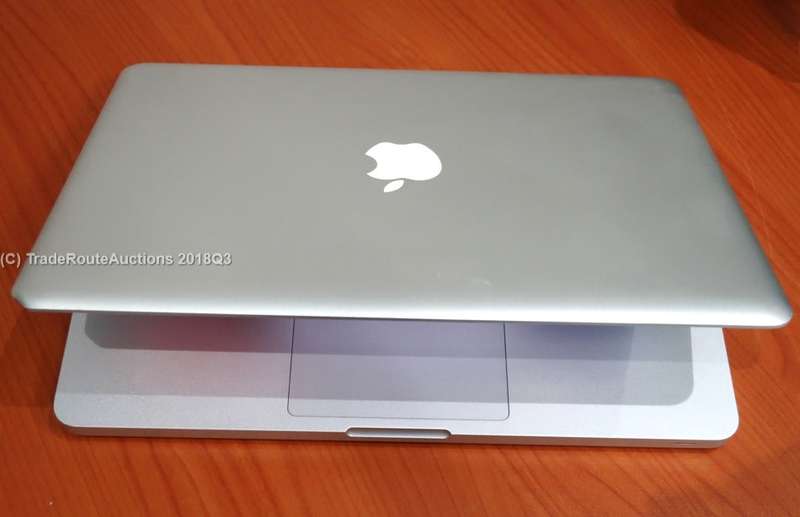 MacBook Pro 13.3-inch | Core i5 2.4GHz | 4GB DDR3 RAM | 500GB HDD | INTEL HD GRAPHICS