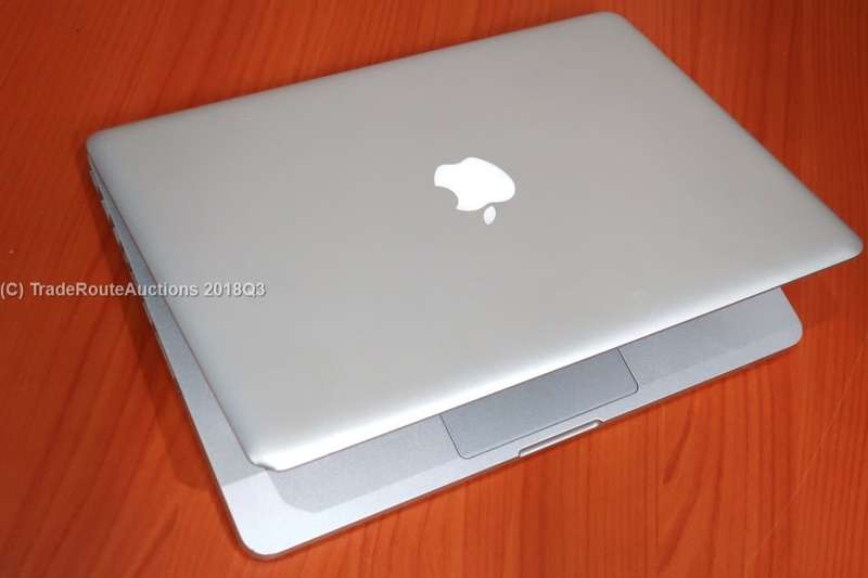 MacBook Pro 13.3-inch | Core i5 2.4GHz | 4GB DDR3 RAM | 500GB HDD | INTEL HD GRAPHICS