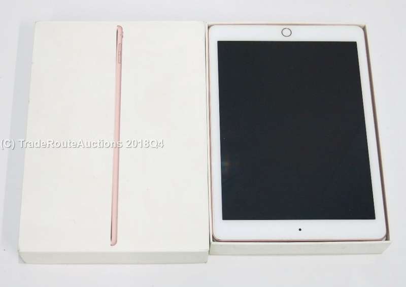 Apple iPad Pro (9.7") 128GB Rose Gold Wi-Fi MM192LL/A - (BOXED)