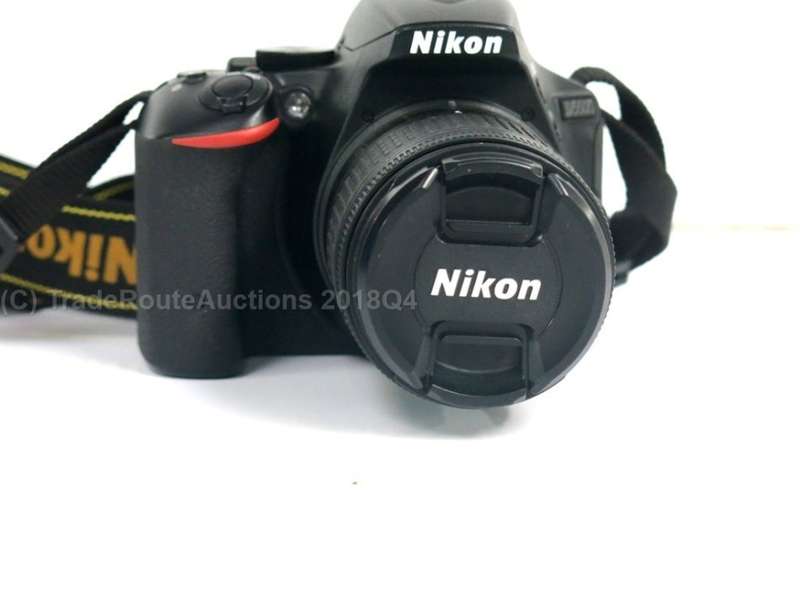 NIKON D5500 DSLR CAMERA BODY plus Nikon AF-P Zoom Nikkor 18-55mm DX Lens Kit