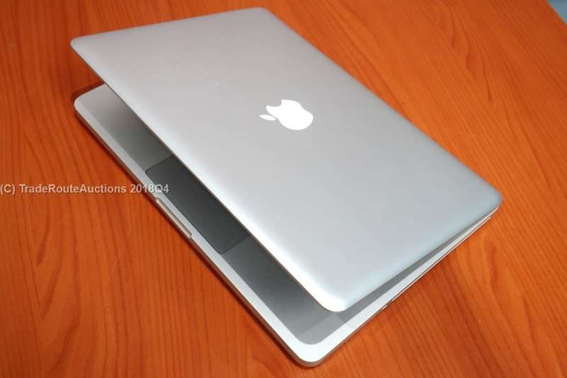 MacBook Pro 13.3-inch ** Core i5 2.5GHz ** 4GB DDR3 RAM ** 500GB HDD *** Macbook Pro ***