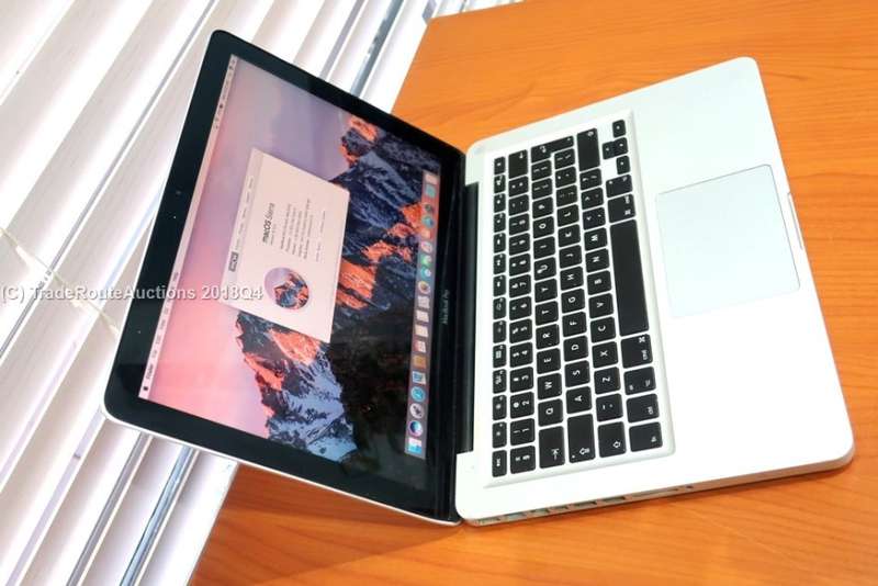 MacBook Pro 13.3-inch ** Core i5 2.5GHz ** 4GB DDR3 RAM ** 500GB HDD *** Macbook Pro ***