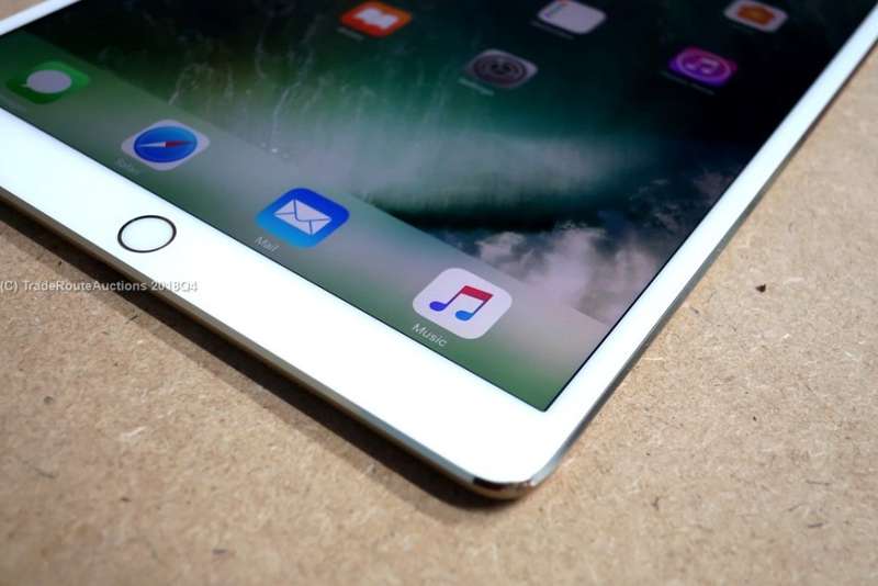 Apple 10.5" iPad Pro (64GB, Wi-Fi + 4G LTE, Gold) | A1709 | MQF12HC/A