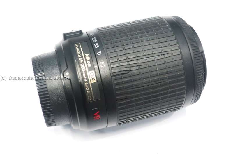 Nikon AF-S NIKKOR 55-200mm VR [ VIBRATION REDUCTION ] LENS