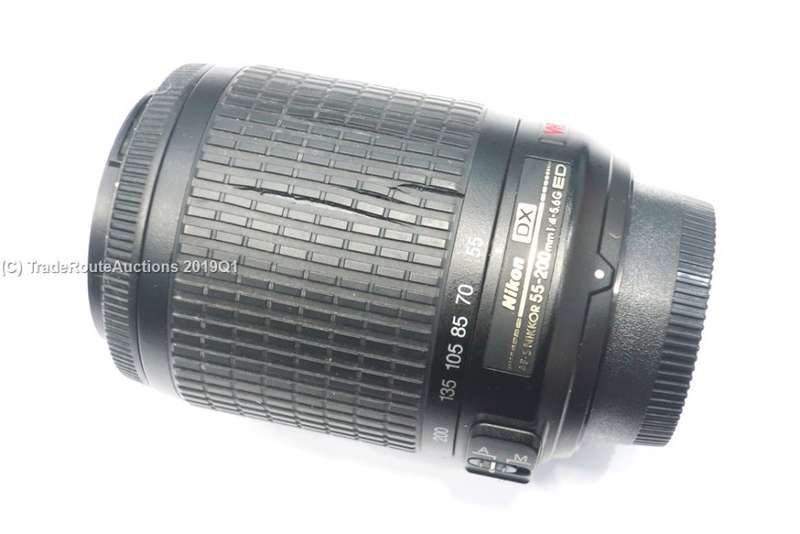 Nikon AF-S NIKKOR 55-200mm VR [ VIBRATION REDUCTION ] LENS