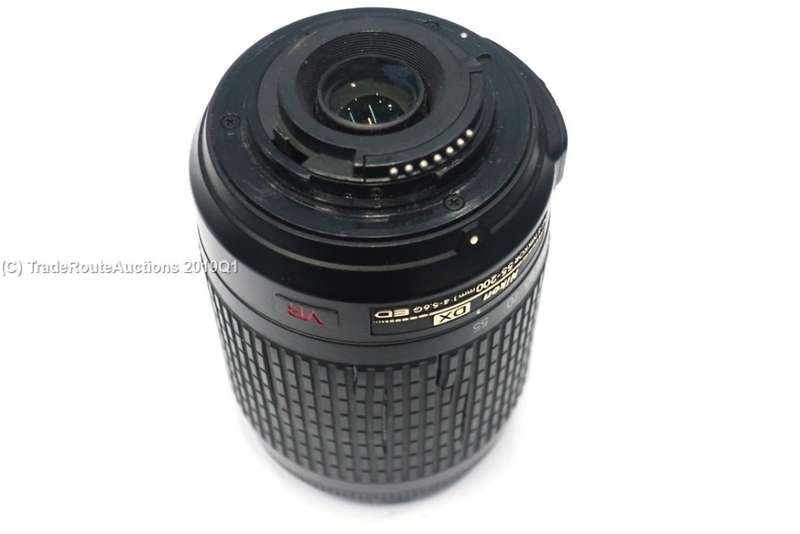Nikon AF-S NIKKOR 55-200mm VR [ VIBRATION REDUCTION ] LENS