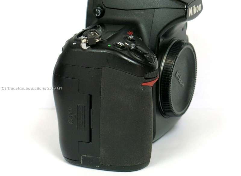 NIKON D700 DSLR CAMERA Body PROFESSIONAL DSLR BODY